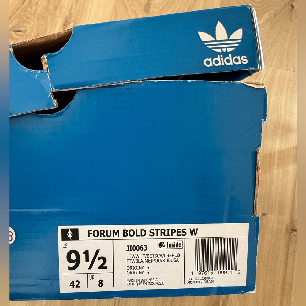 Adidas Women's White and Red Sneakers - Picture 9 of 9